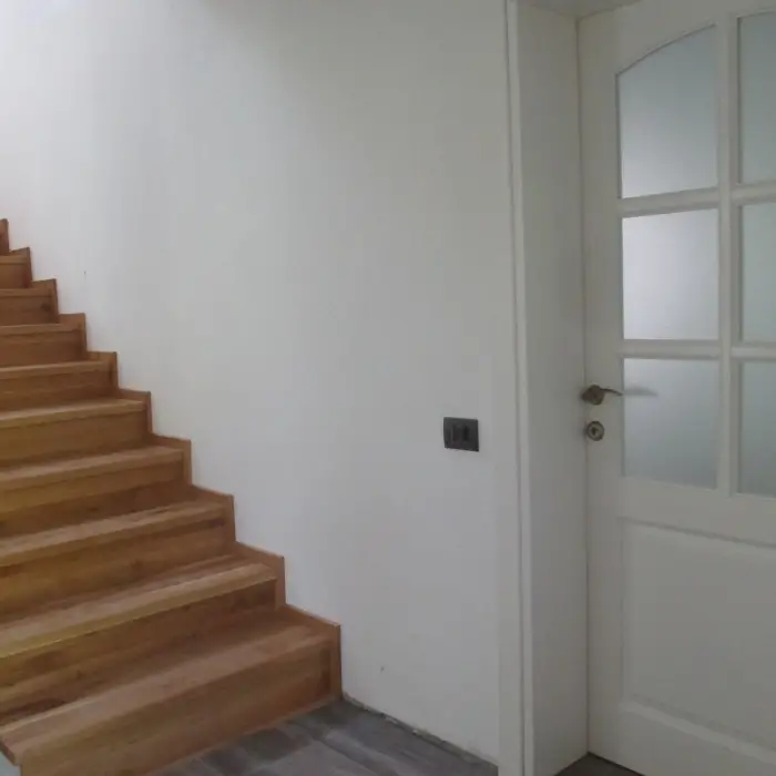 Treapta + contratreapta din lemn masiv  de stejar  MOBILFAN